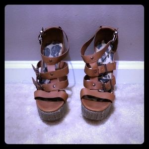 Jessica Simpson pumps